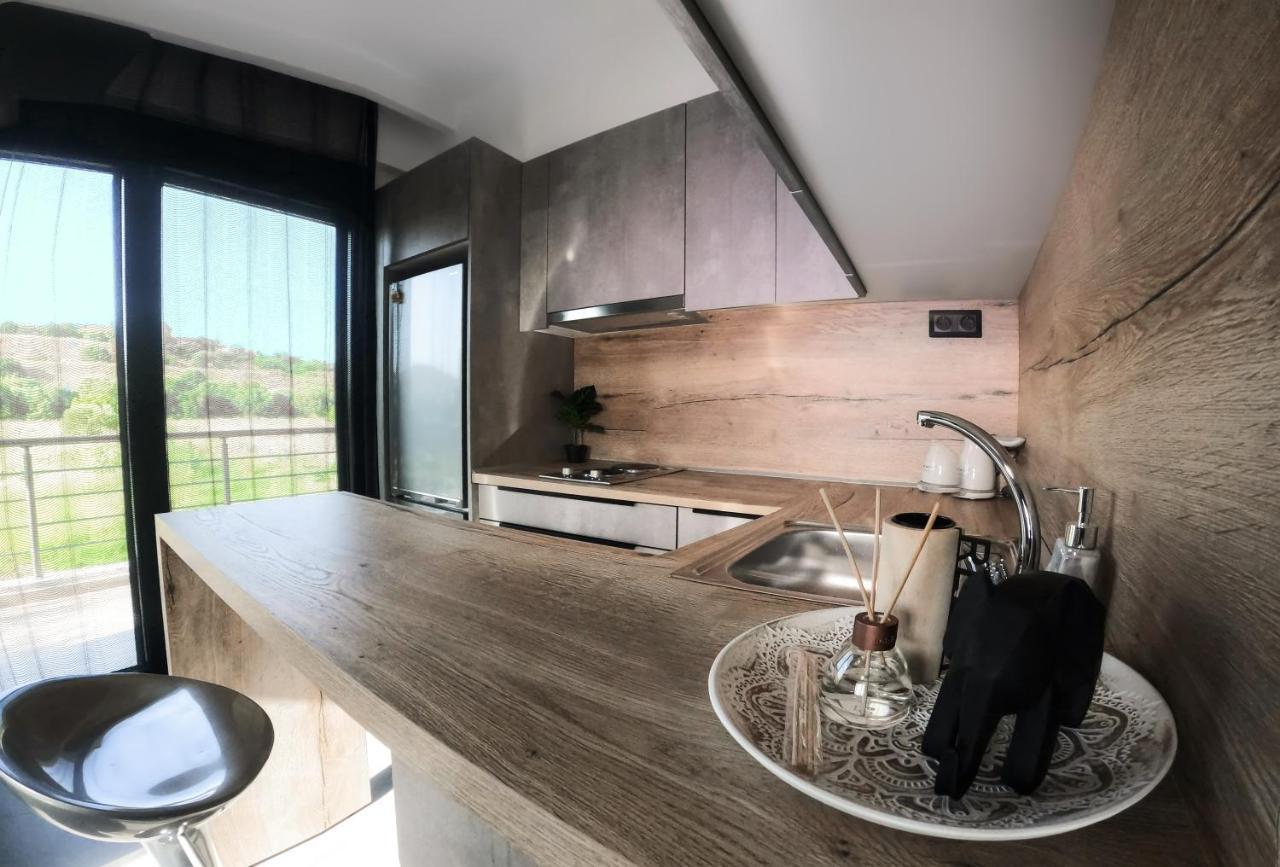 Berries Luxury Apartments 네아 모우다니아 외부 사진