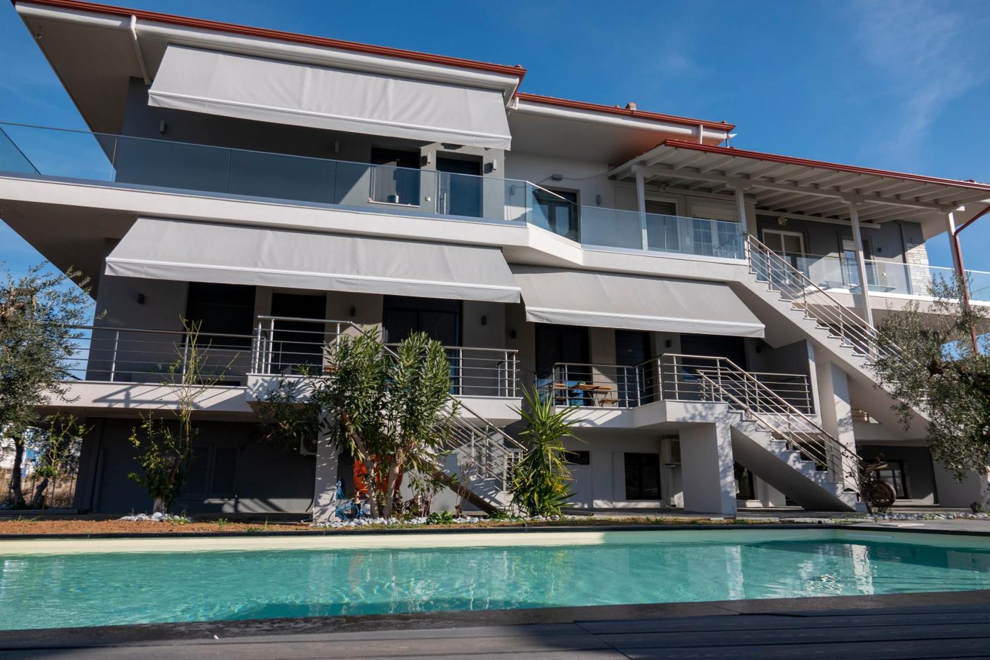 Berries Luxury Apartments 네아 모우다니아 외부 사진