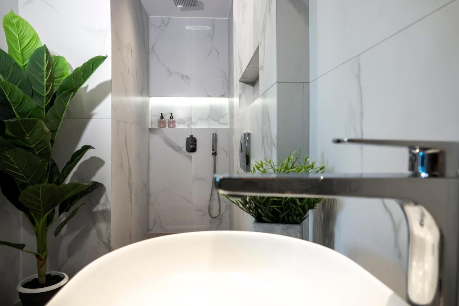 Berries Luxury Apartments 네아 모우다니아 외부 사진